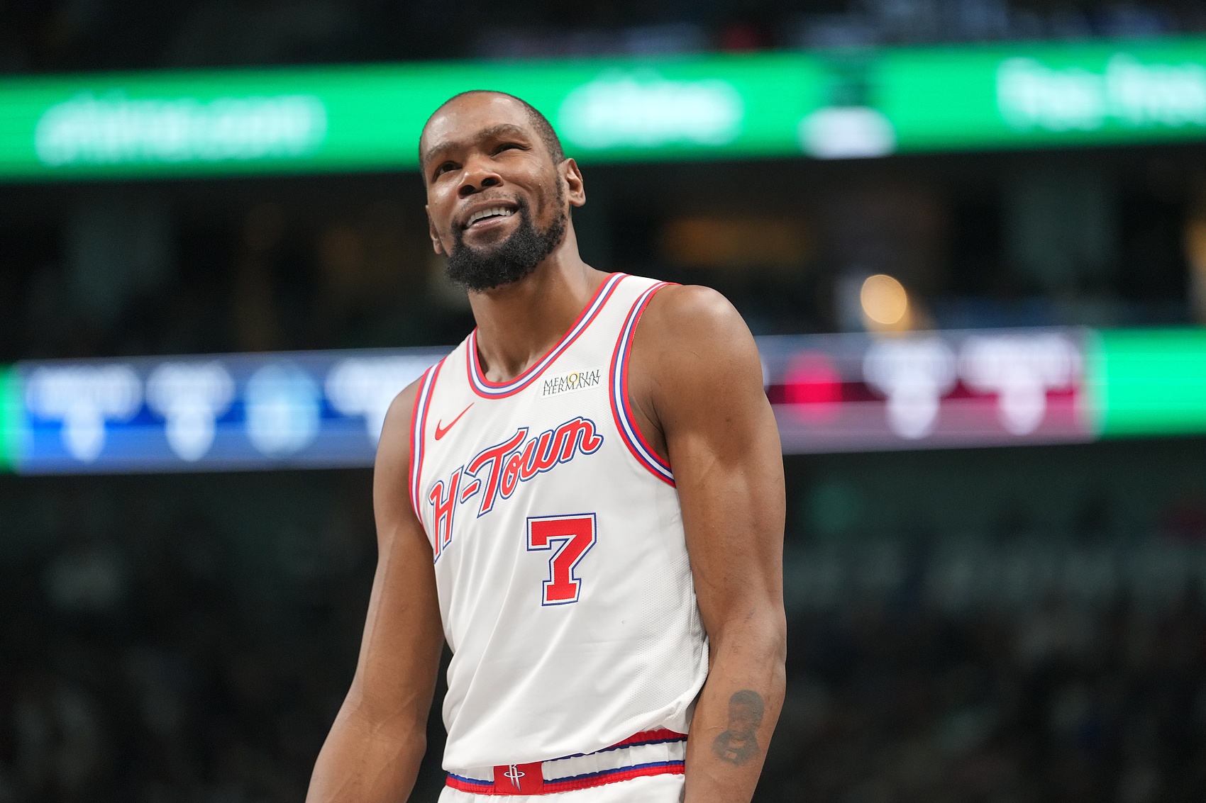 BB体育网站-这一胜太重要！火箭赢球+太阳输球 火箭连超太阳、湖人回西部第五