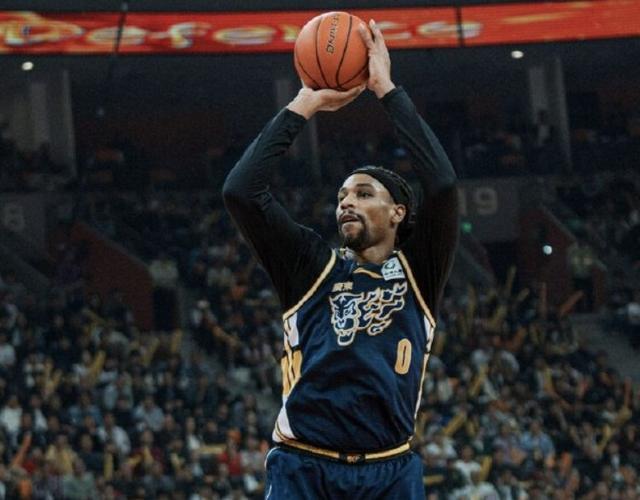 BB体育娱乐-萨林杰：辽宁并没有真正限制我们，只是很多空位投篮没能投进