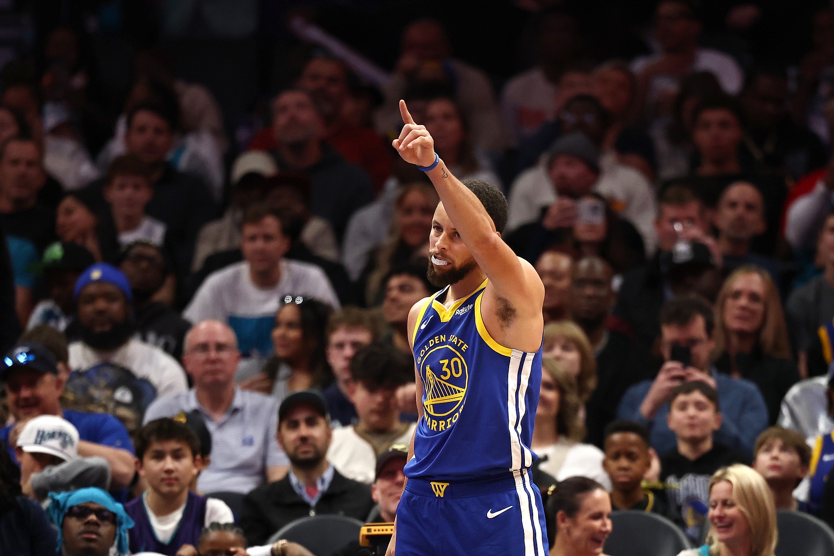 BB体育娱乐-勇士让库里小伤大养&amp;直接报销是对的 这赛季唯一重要的是抽乐透签