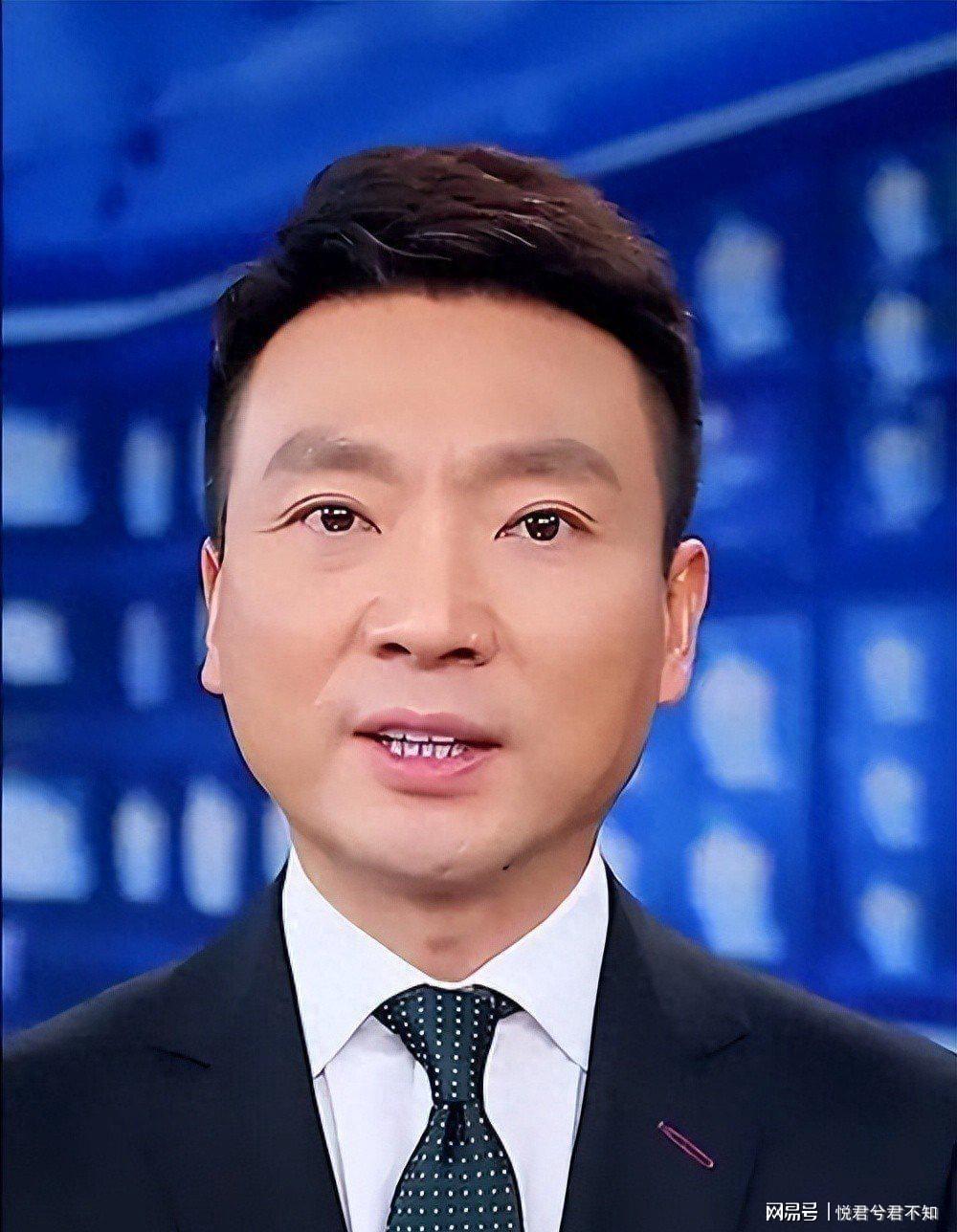 BB体育官网-“央视一哥”康辉:丁克一辈子,却在四十六岁的一通电话让他后悔